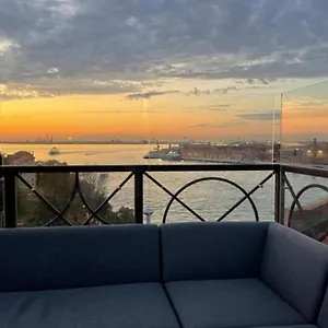 Appartement The Penthouse And Rooftop-terrace At Molino Stucky, Venise