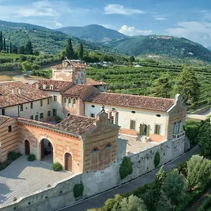 Palazzo Montanari Art & Wine Relais Farm stay