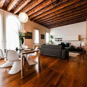 Frari Luxury Apartment
